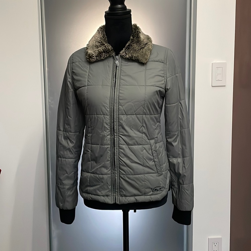 VANS jacket with fur collar. Gray/Black color. Size S